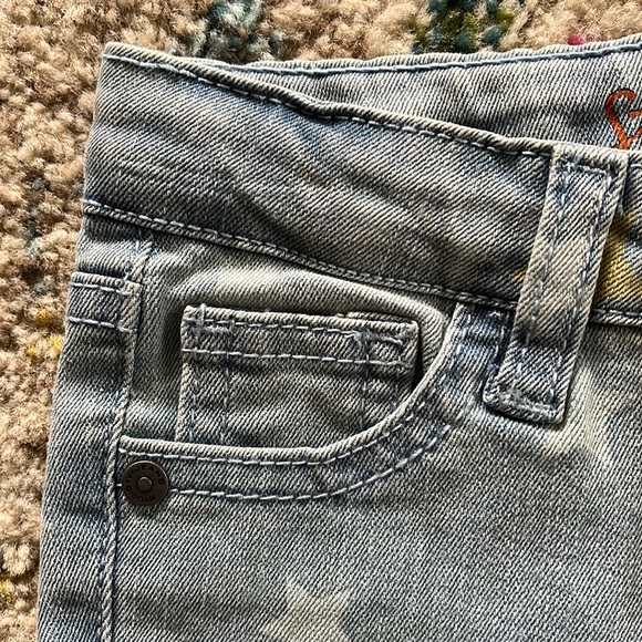 🆕 NWT Studio V Vigoss Kids Light Denim Star Print Jean Shorts Girls Sz 2T - Picture 6 of 10